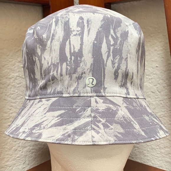 Lululemon Unisex Reversible Bucket Hat.. - Picture 1 of 8